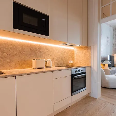 Charm 2bdr With River View By Lovelystay *