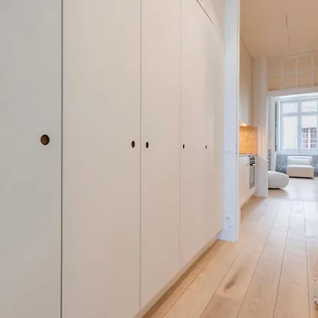 Apartment Charm 2bdr With River View By Lovelystay *