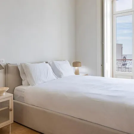 Charm 2bdr With River View By Lovelystay