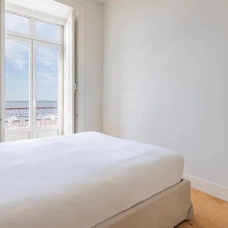 Charm 2bdr With River View By Lovelystay Апартаменты *