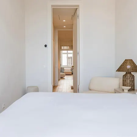 Charm 2bdr With River View By Lovelystay شقة