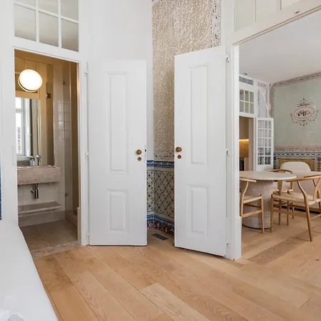 Charm 2bdr With River View By Lovelystay شقة