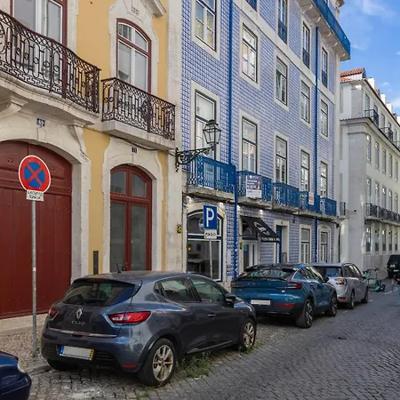 Апартаменты Charm 2bdr With River View By Lovelystay *